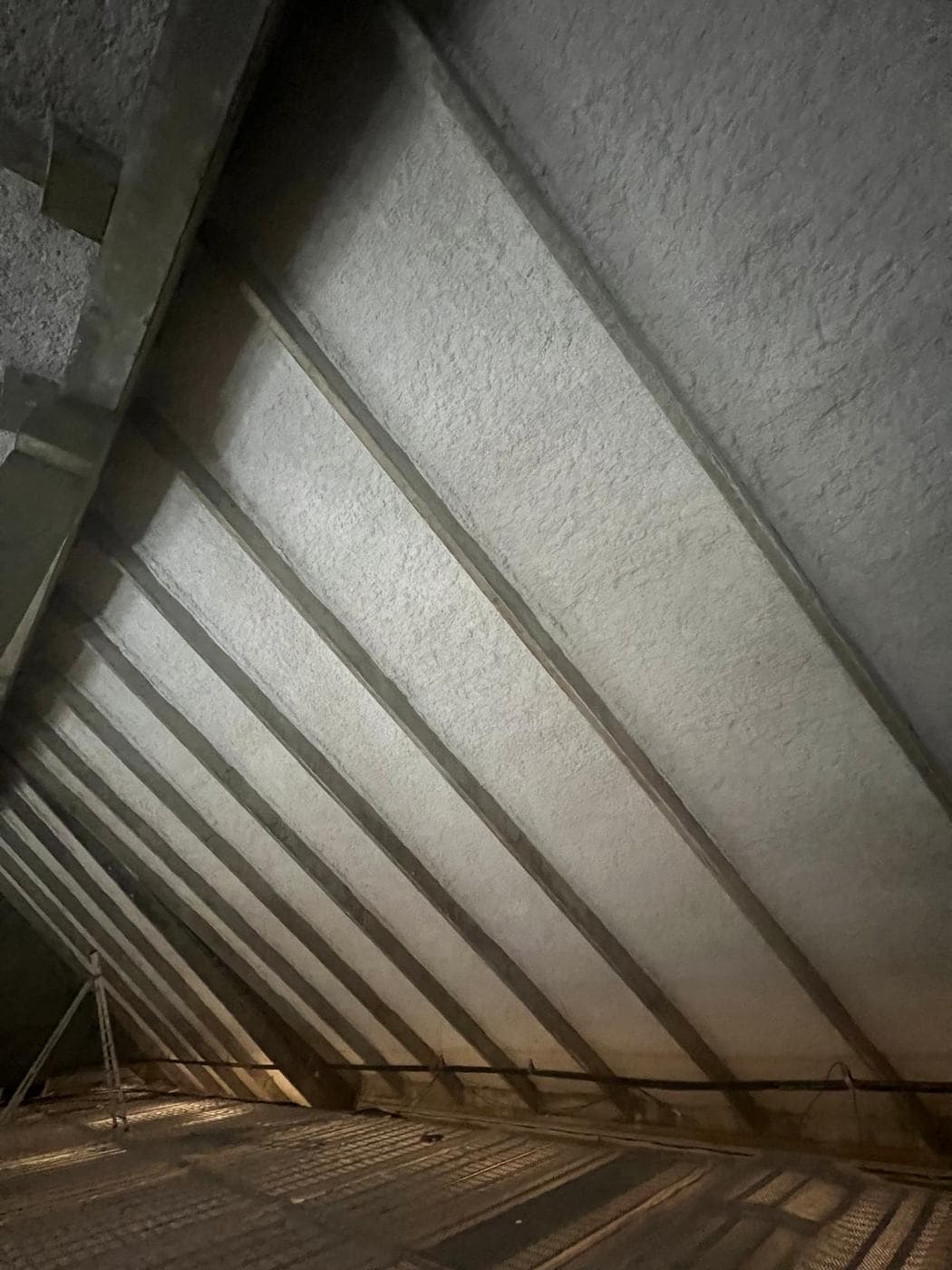 Flocage isolation thermique — Plancher nervuré et poutres